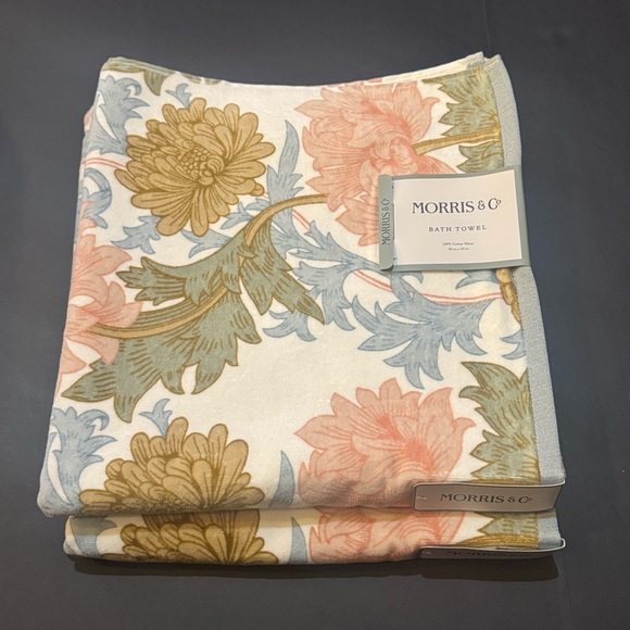 Morris & Co. Other - 2pc MORRIS & CO 100% Cotton Velour Bath Towel Set - Chrysathem